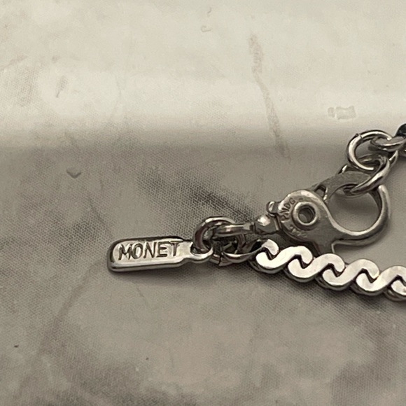 Vintage signed monet silver tone bracelet - Picture 4 of 5